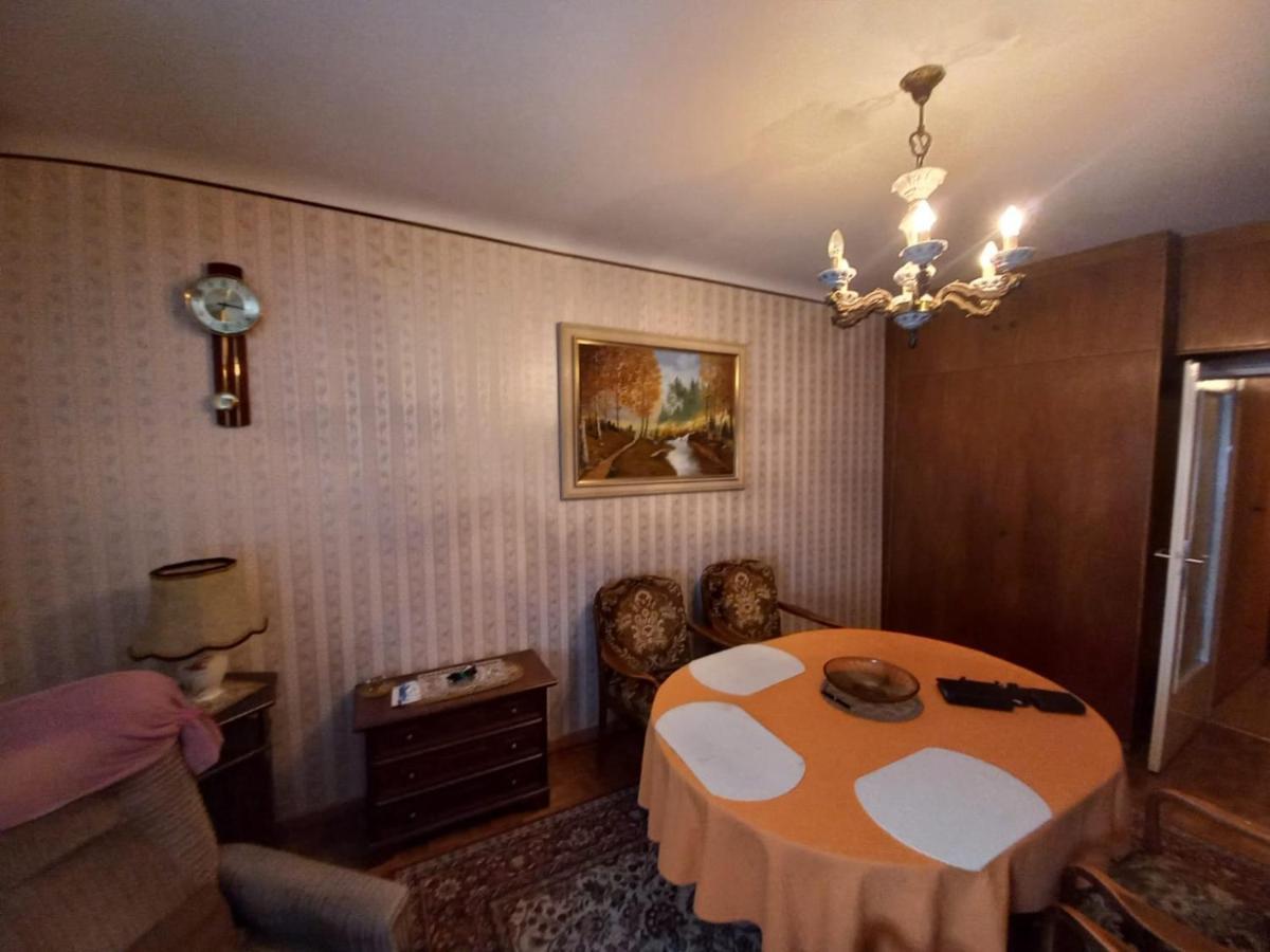 Ferienwohnung ,,Wohnen Wie Zu Grossmutter'S Zeiten'' Vienna Luaran gambar
