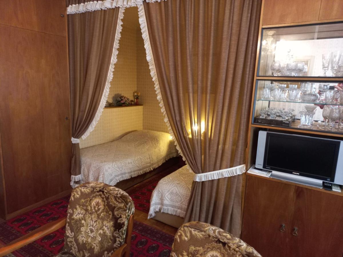 Ferienwohnung ,,Wohnen Wie Zu Grossmutter'S Zeiten'' Vienna Luaran gambar