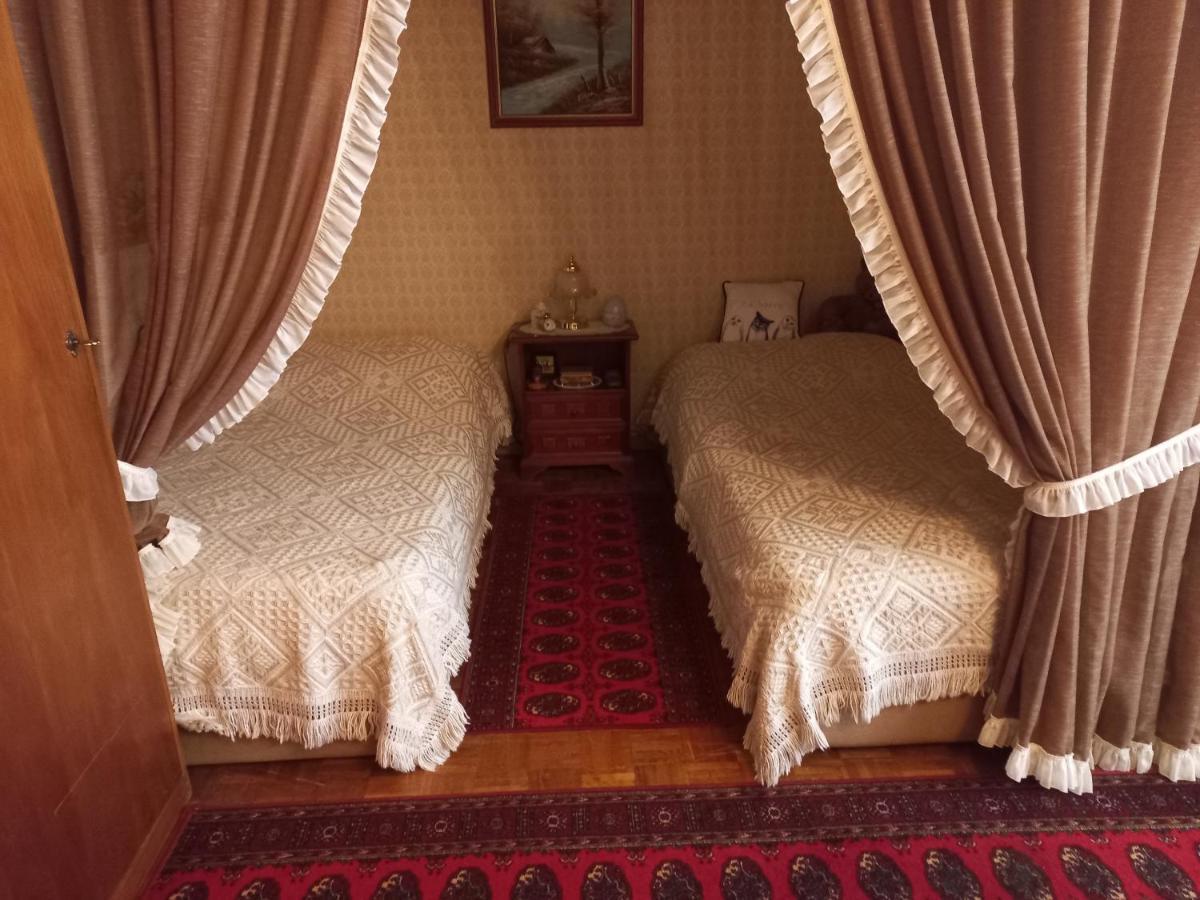 Ferienwohnung ,,Wohnen Wie Zu Grossmutter'S Zeiten'' Vienna Luaran gambar