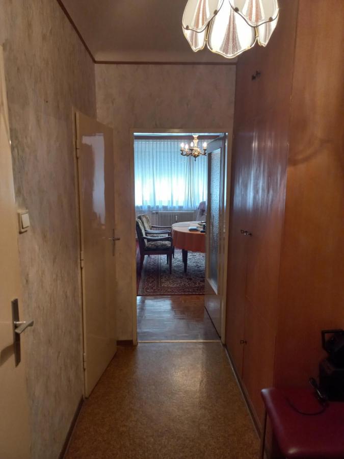 Ferienwohnung ,,Wohnen Wie Zu Grossmutter'S Zeiten'' Vienna Luaran gambar