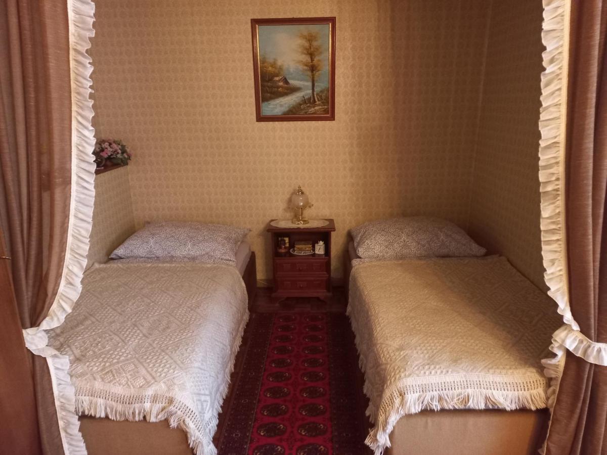 Ferienwohnung ,,Wohnen Wie Zu Grossmutter'S Zeiten'' Vienna Luaran gambar
